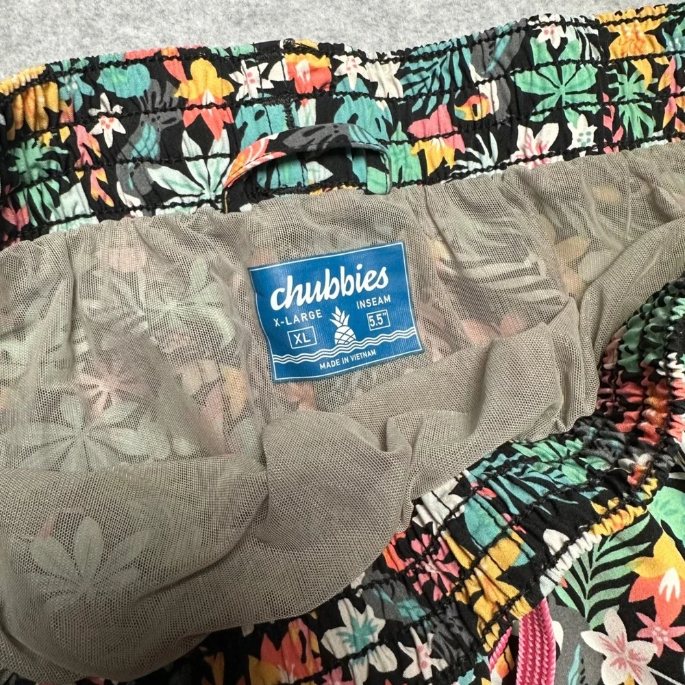 Chubbies Mens Swim Trunks Tropical Toucan Floral 5.5 Inch Inseam XL Black Pink